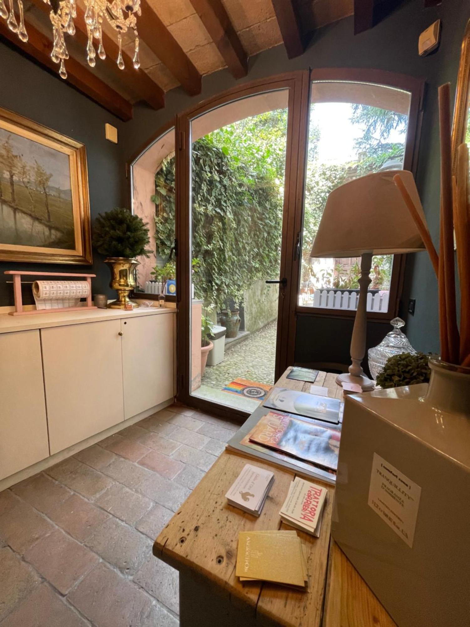 Le Camere Di Bsuites Affittacamere Parma Exterior foto