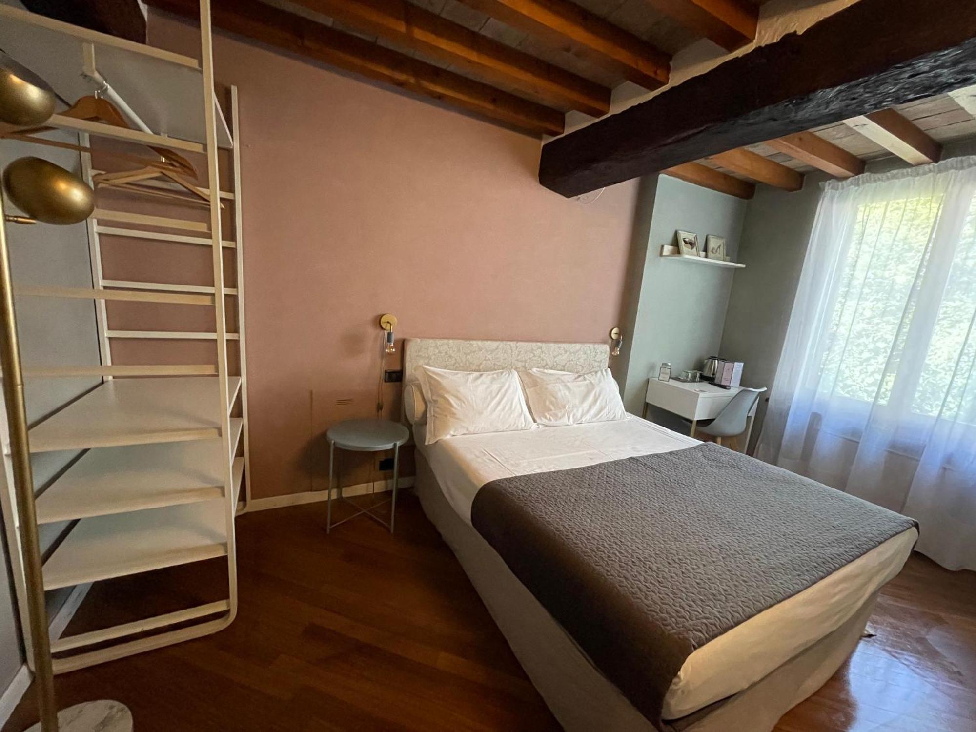 Le Camere Di Bsuites Affittacamere Parma Exterior foto