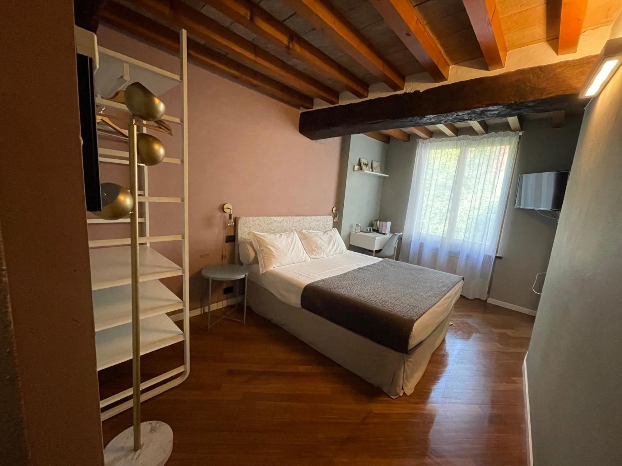 Le Camere Di Bsuites Affittacamere Parma Exterior foto