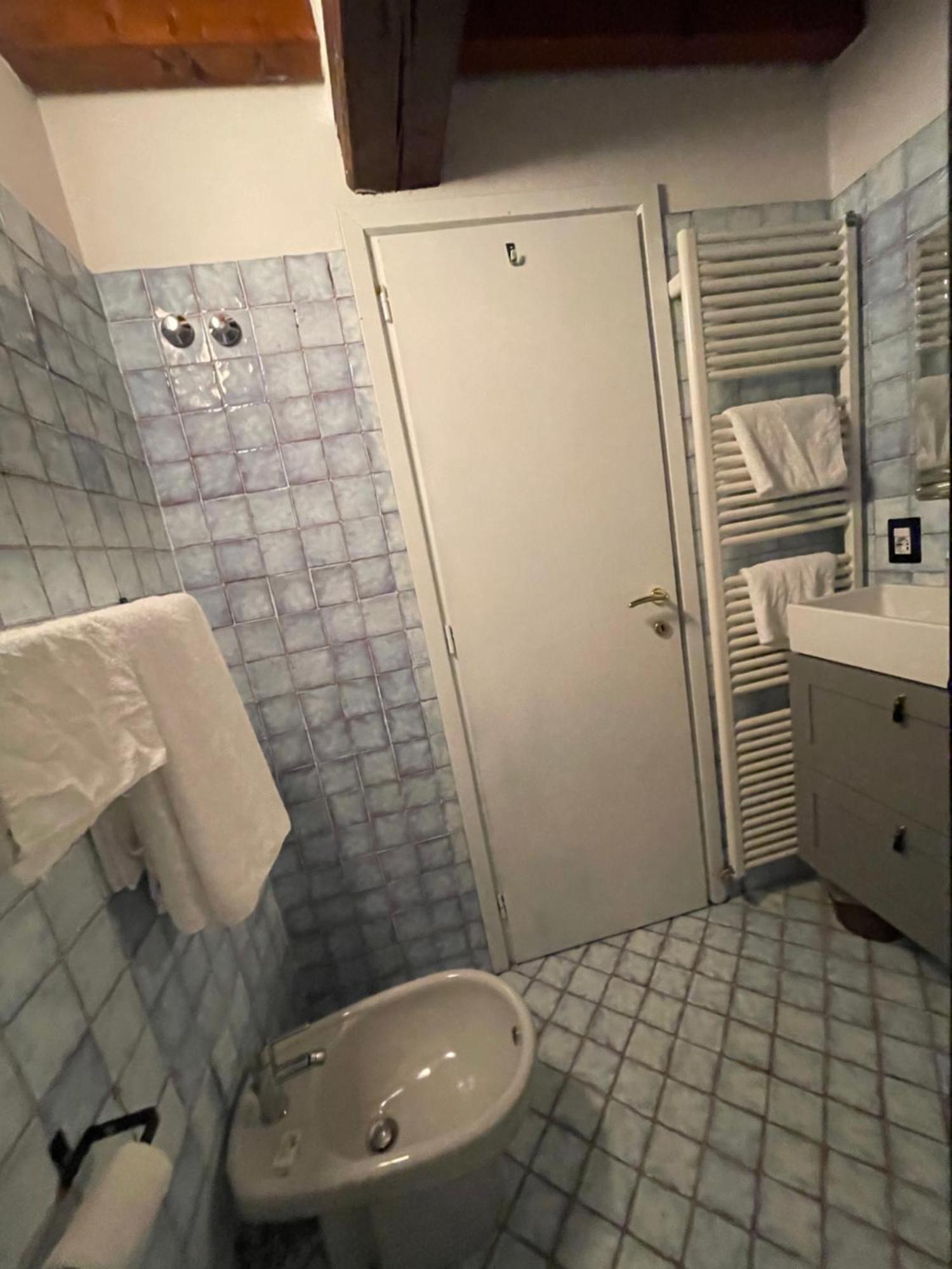 Le Camere Di Bsuites Affittacamere Parma Habitación foto