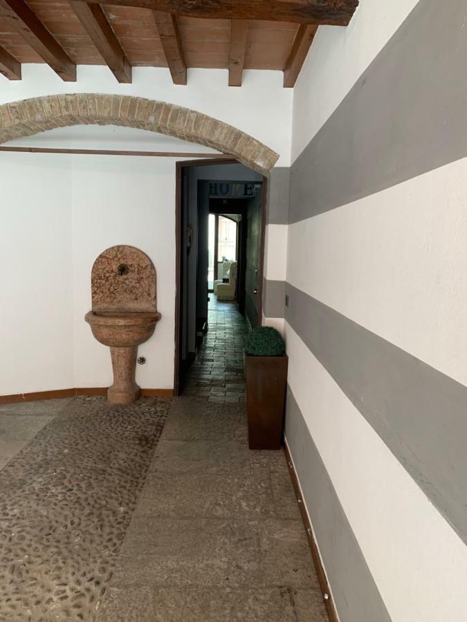 Le Camere Di Bsuites Affittacamere Parma Exterior foto